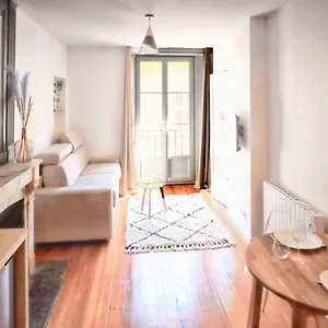 68-grande-rue.hotels-rhonealpes.com/